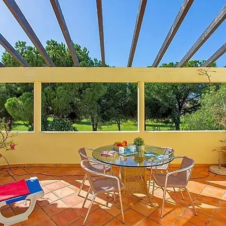 Villa Sleeps 2 With Pool Air Con And Wifi *