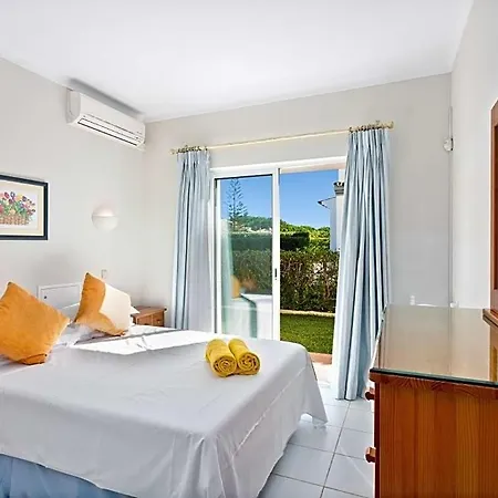 Sleeps 2 With Pool Air Con And Wifi *
