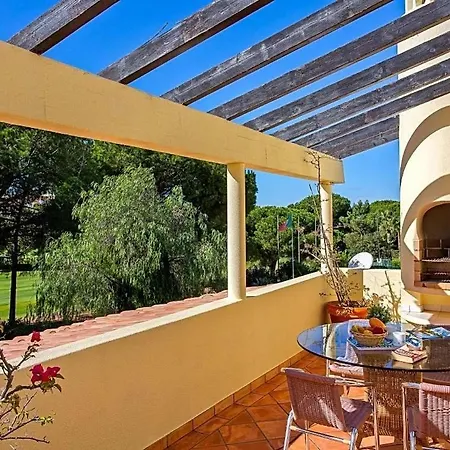 Sleeps 2 With Pool Air Con And Wifi Vilamoura