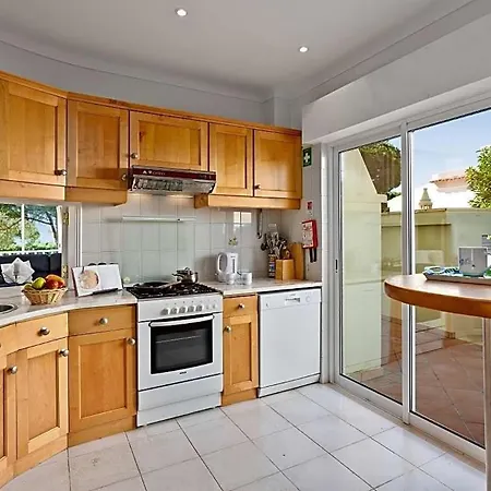 Villa Sleeps 2 With Pool Air Con And Wifi