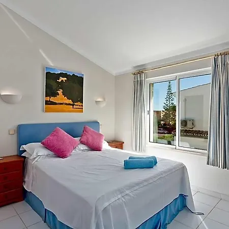 Villa Sleeps 2 With Pool Air Con And Wifi *